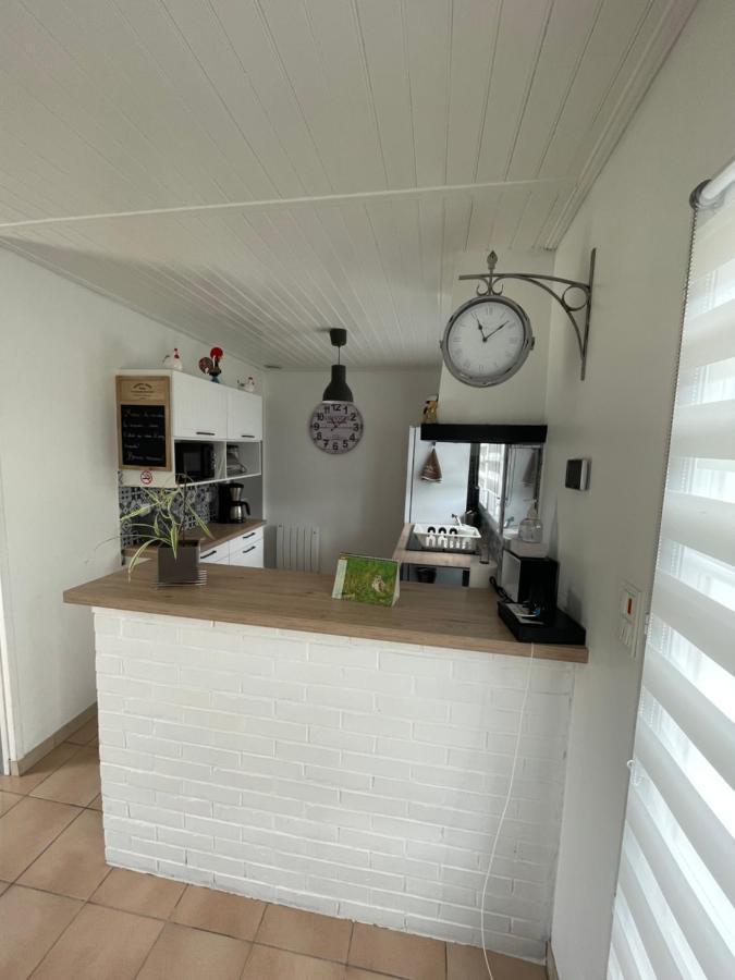 Petite Maison Au Calme, Dans Une Impasse L'Epine  Exterior foto