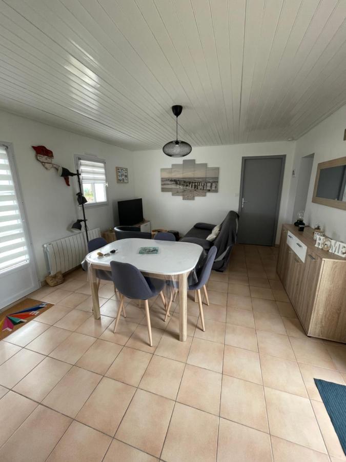 Petite Maison Au Calme, Dans Une Impasse L'Epine  Exterior foto
