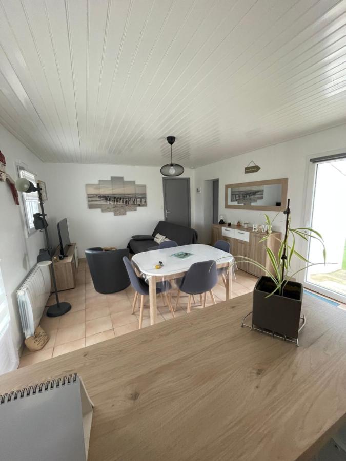 Petite Maison Au Calme, Dans Une Impasse L'Epine  Exterior foto